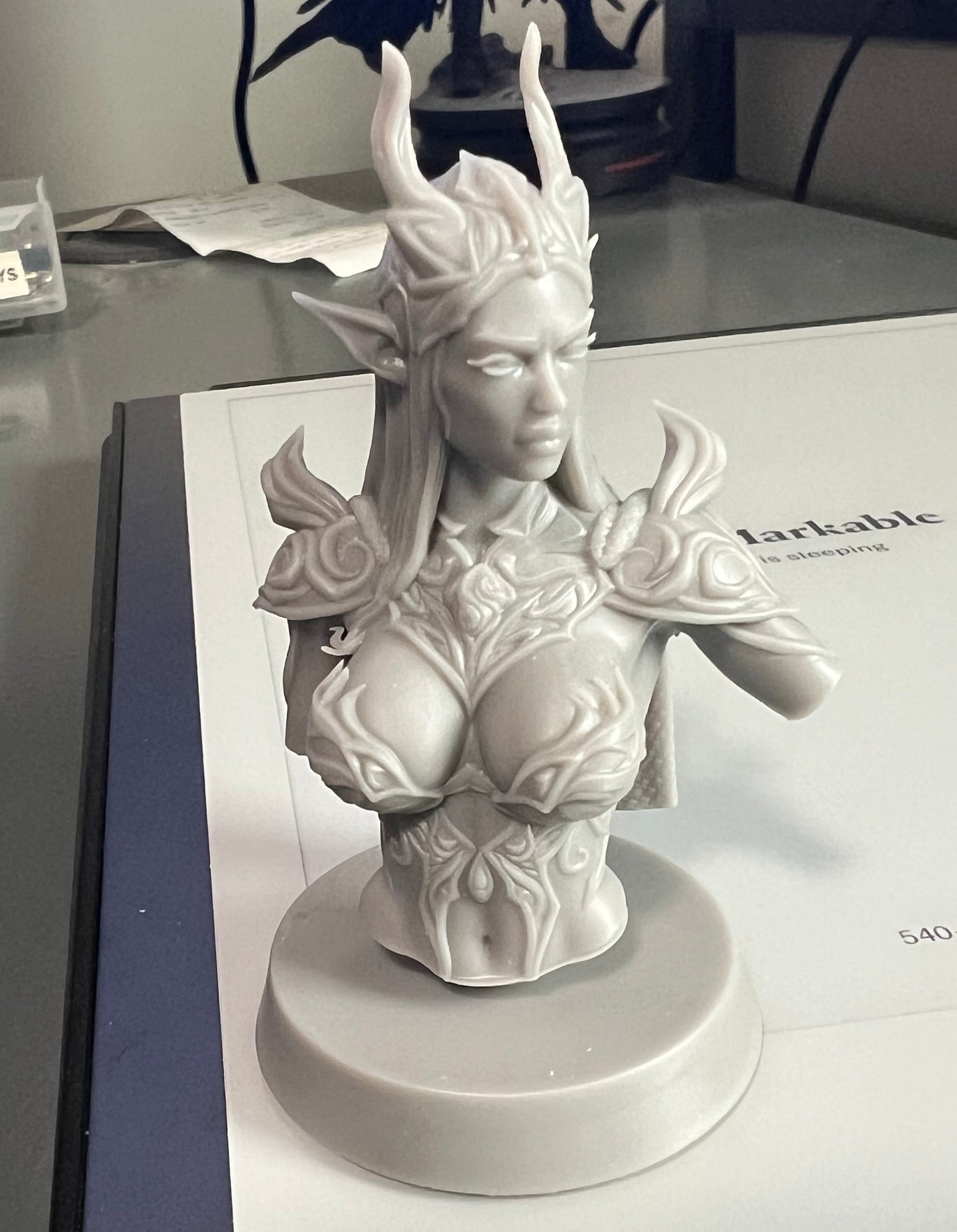 Zephyra dark queen bust